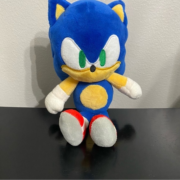 Sega Sonic the Hedgehog  9”Plush Stuffed Animal Toy Blue - Picture 1 of 7